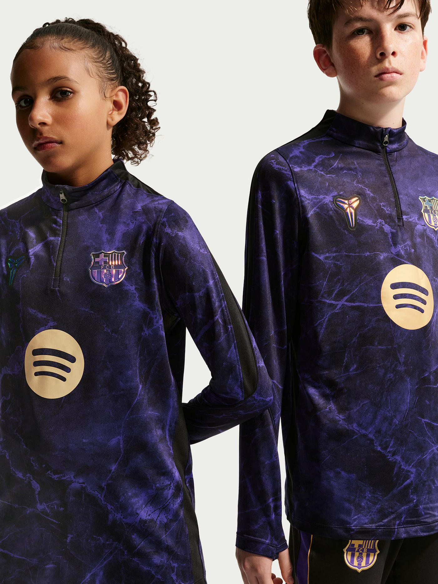 Junior away pre-match sweatshirt 26/27 | FC Barcelona – Barça