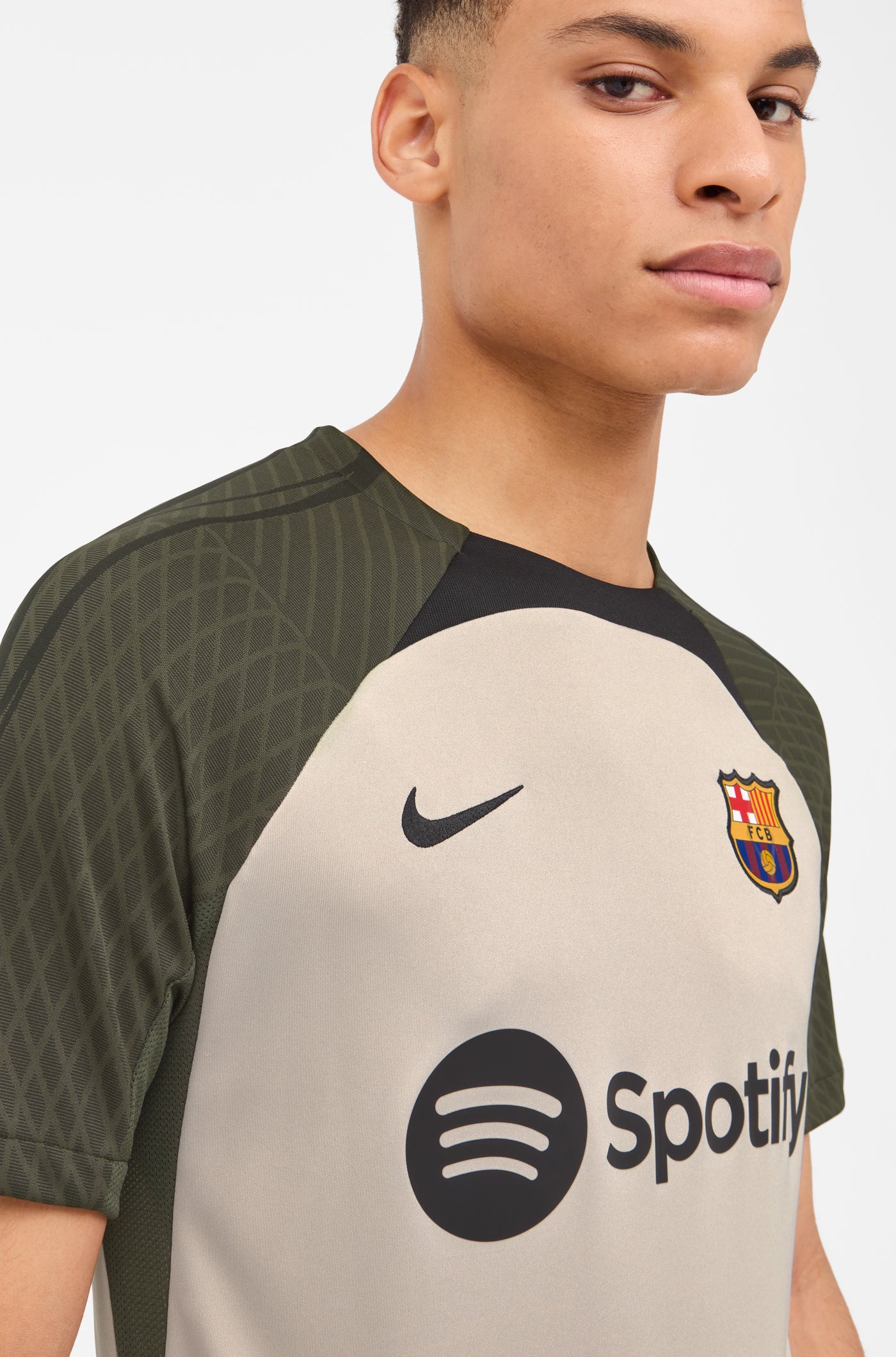 verwerken Versterker Spanning Training Shirt FC Barcelona 23/24 – Barça Official Store Spotify Camp Nou