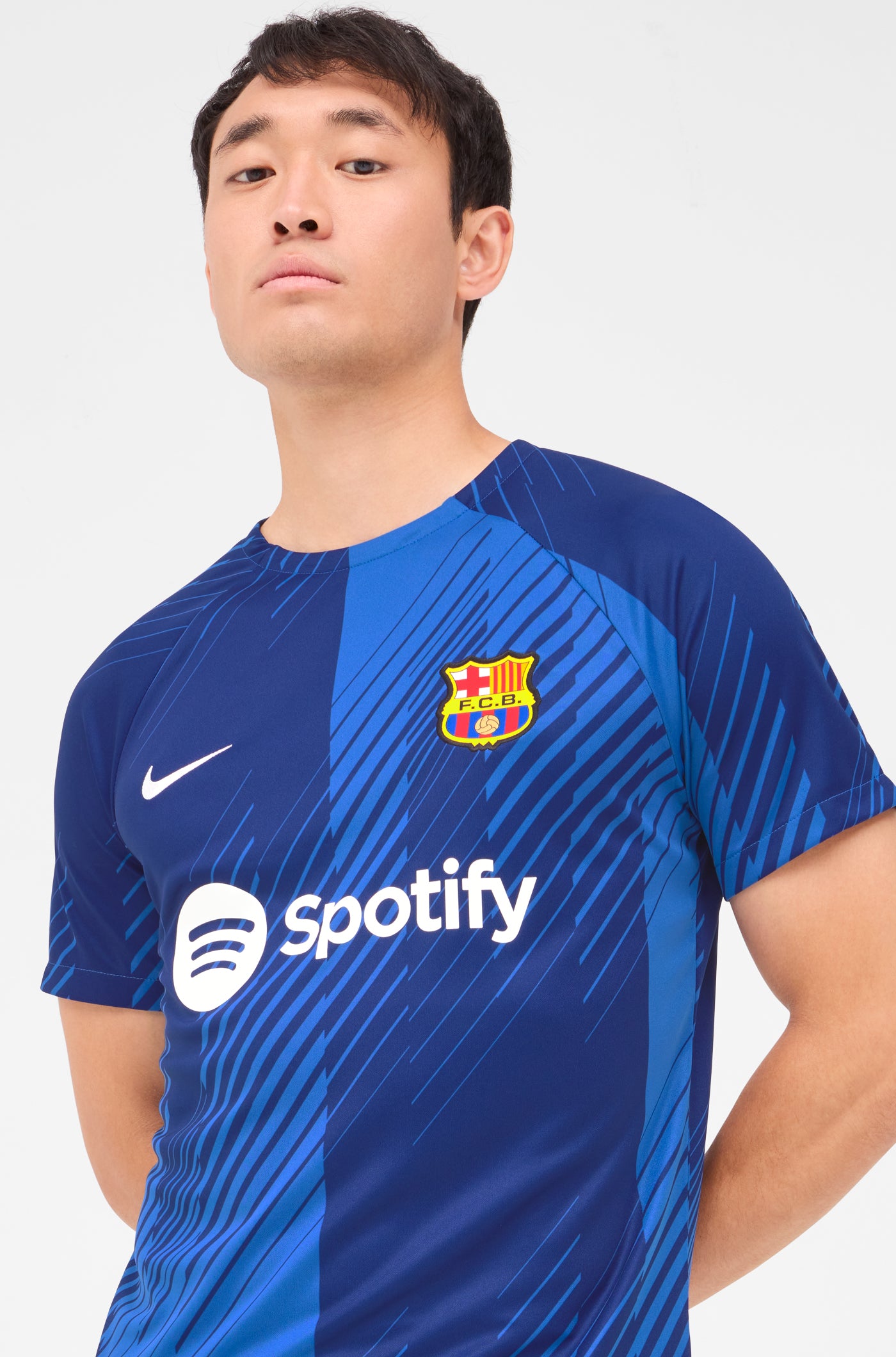 Camiseta prepartido segunda equipación FC Barcelona 23/24 - La Liga – Barça  Official Store Spotify Camp Nou