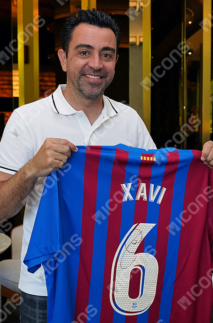 XAVI | Xavi Hernandez official shirt from the 21/22 season FC Barcelona Home Kit with signature
