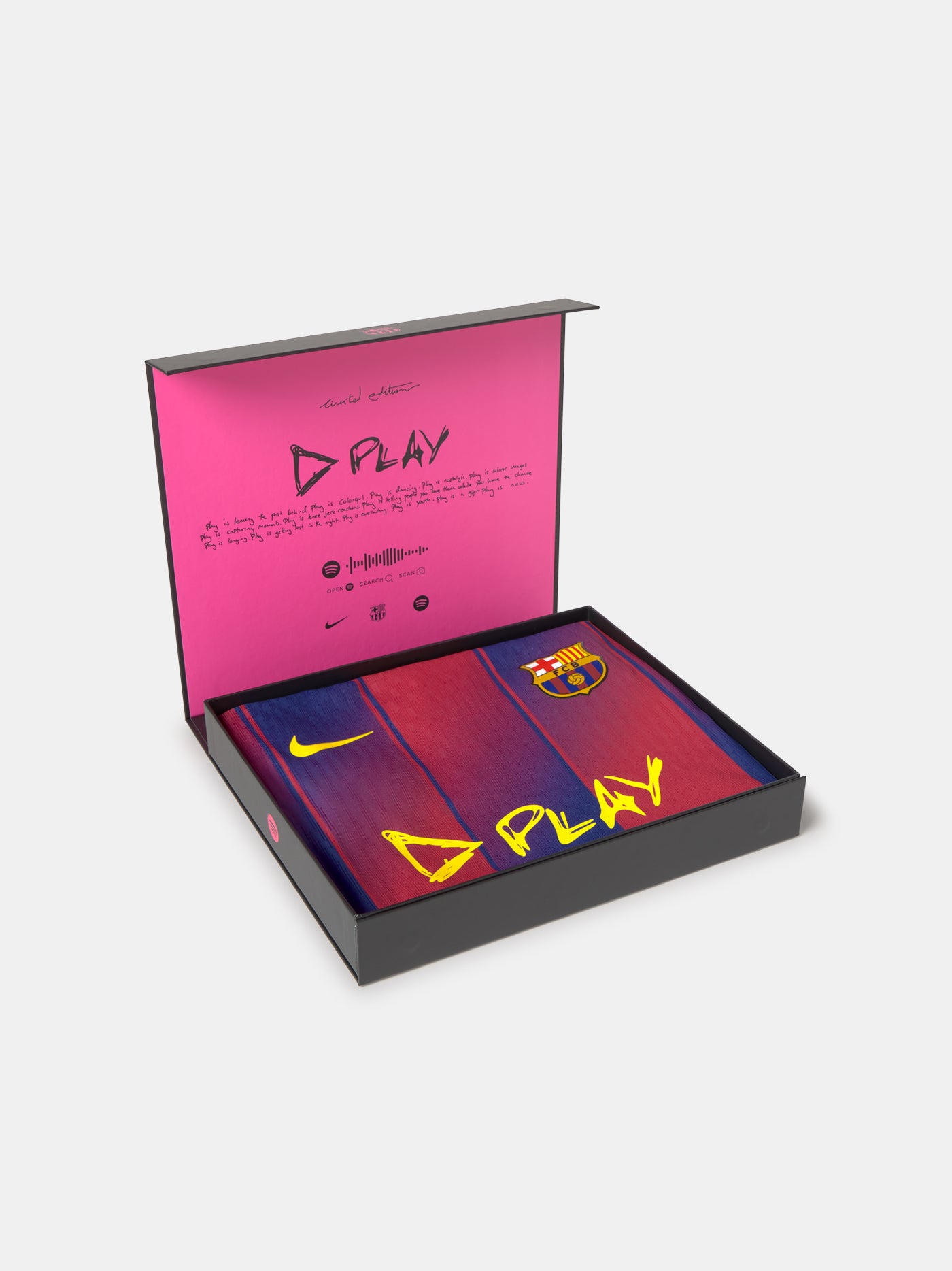 SIGNED|Limited Edition FC BARCELONA x ED SHEERAN 25/26 women's home jersey signed by the starting line-ups of the men's El Clásico match (26/10) and the women's match vs. GRANADA (19/10)