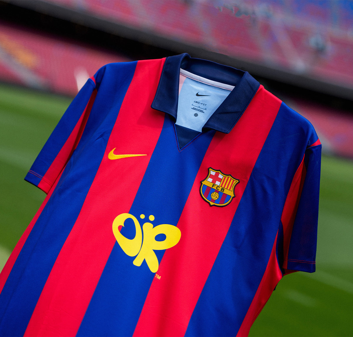 Samarreta Retro Nike 2003/04 FC Barcelona x Olivia Rodrigo x Spotify