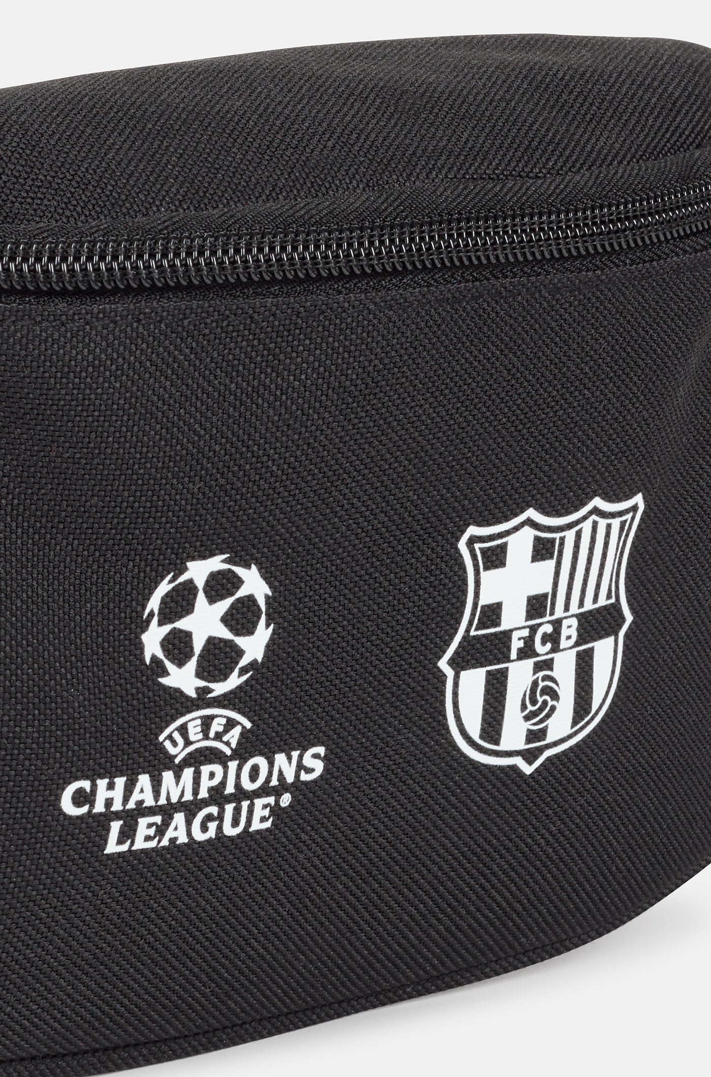 Ronyonera amb l'escut de la UEFA Champions League
