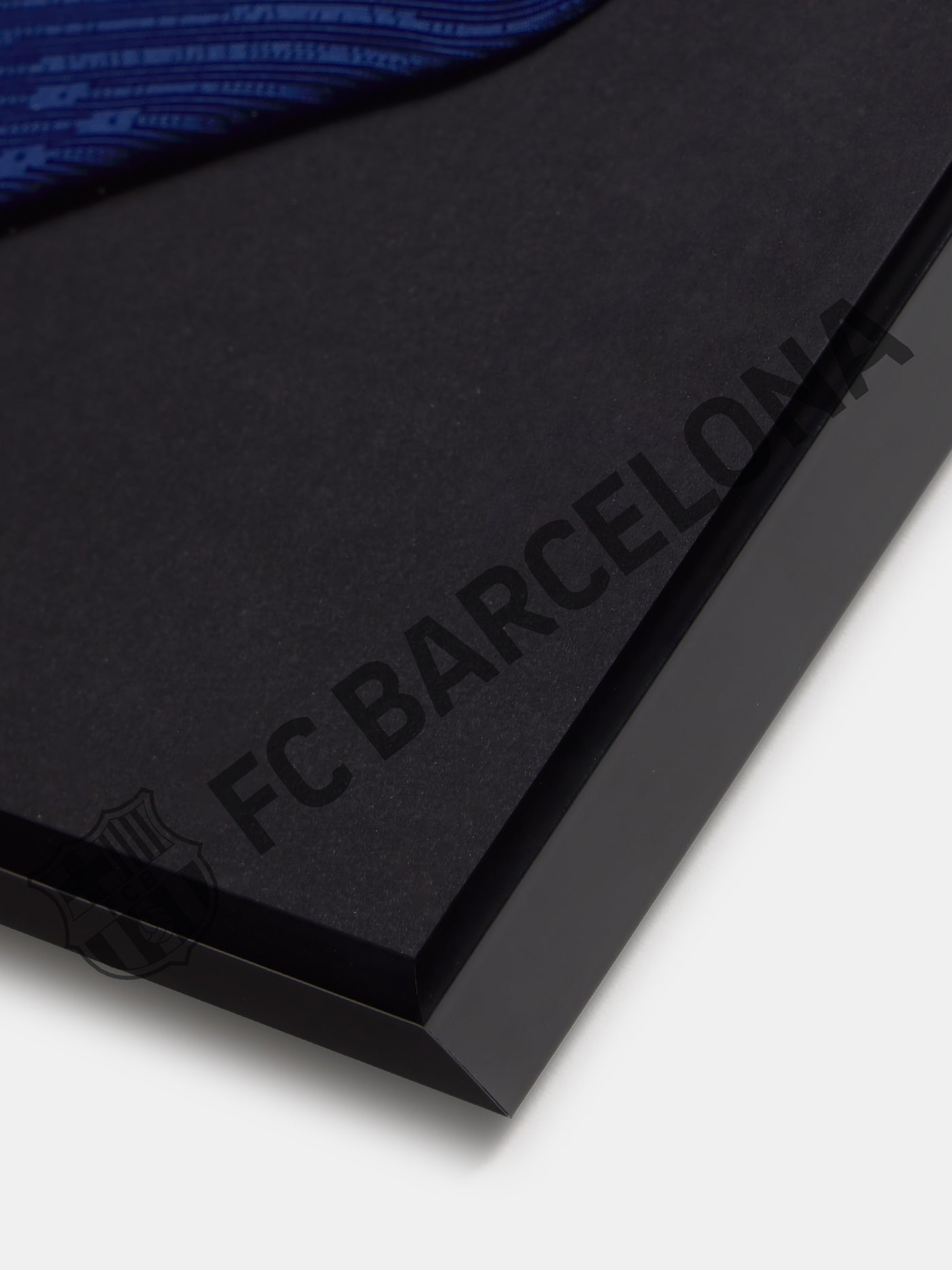 Camiseta firmada y enmarcada Cubarsí 100 partidos