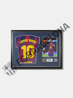 Camiseta de la primera equipación 25/26 del FC Barcelona firmada por Lamine Yamal y enmarcada