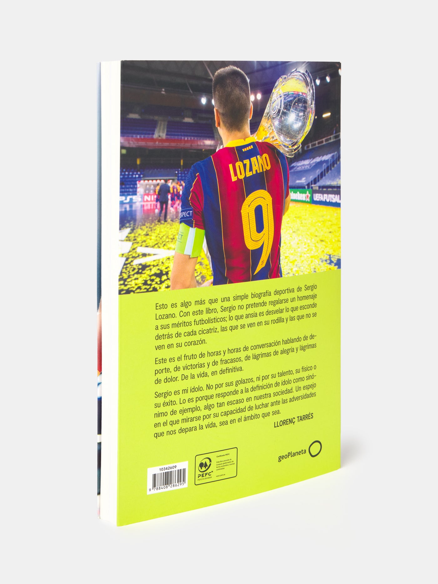 Book cover with a soccer player in a colorful jersey on a stadium background