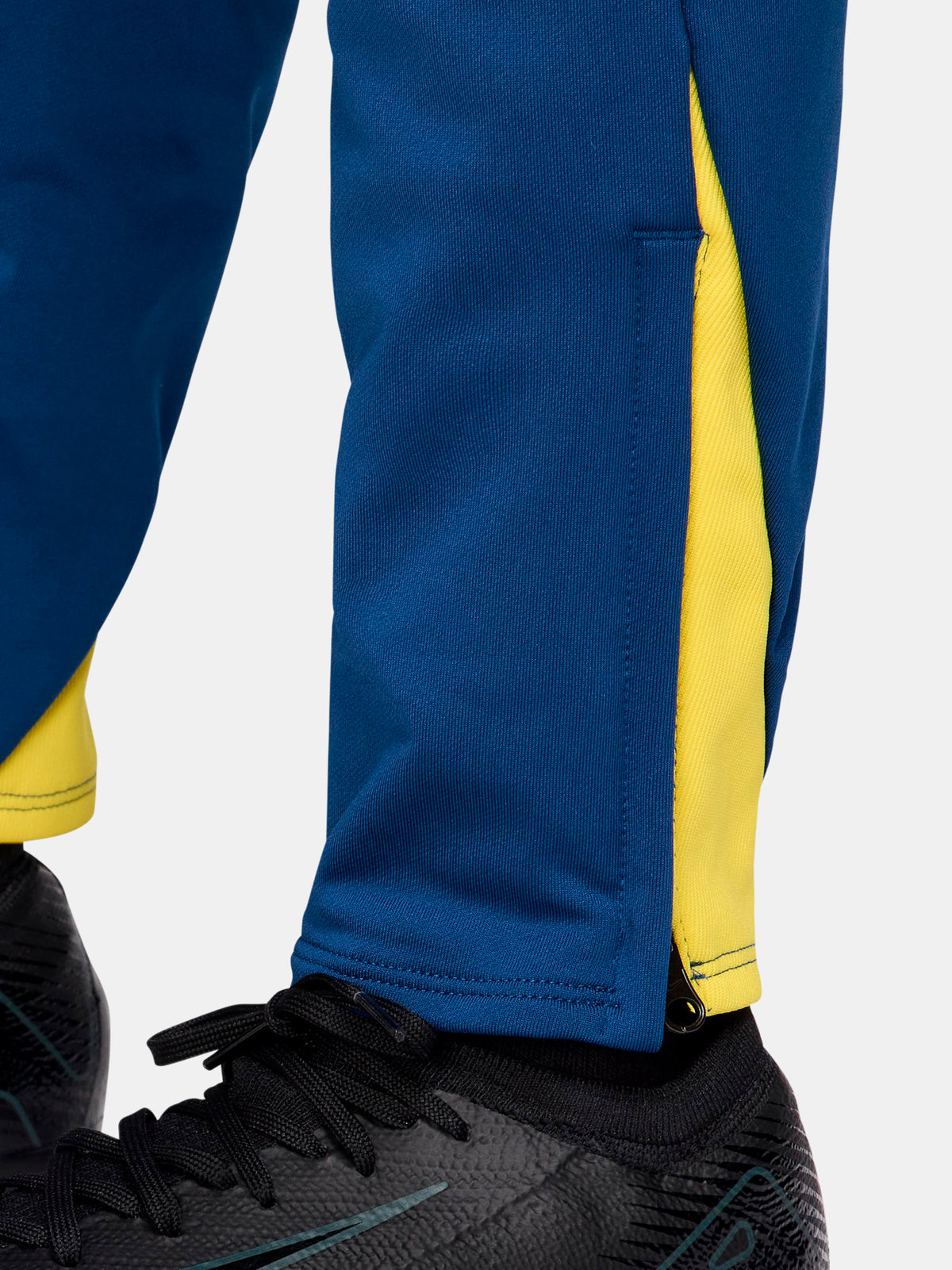 Pantalons d’entrenament Nen/a FC Barcelona 25/26 quart equipament