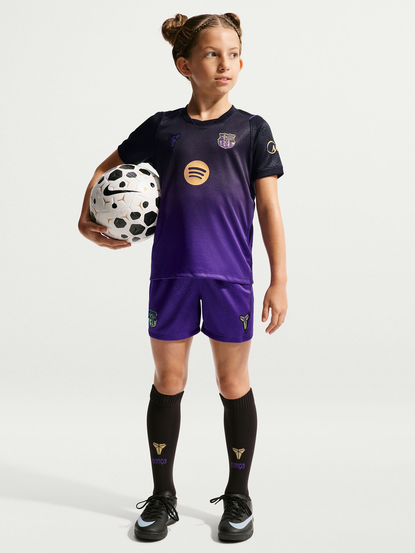 Conjunt del segon equipament per a nen/a petit/a FC Barcelona x Kobe Bryant 26/27