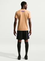 Camiseta de entrenamiento de entrenador de la segunda equipación de hombre FC Barcelona x Kobe Bryant 26/27