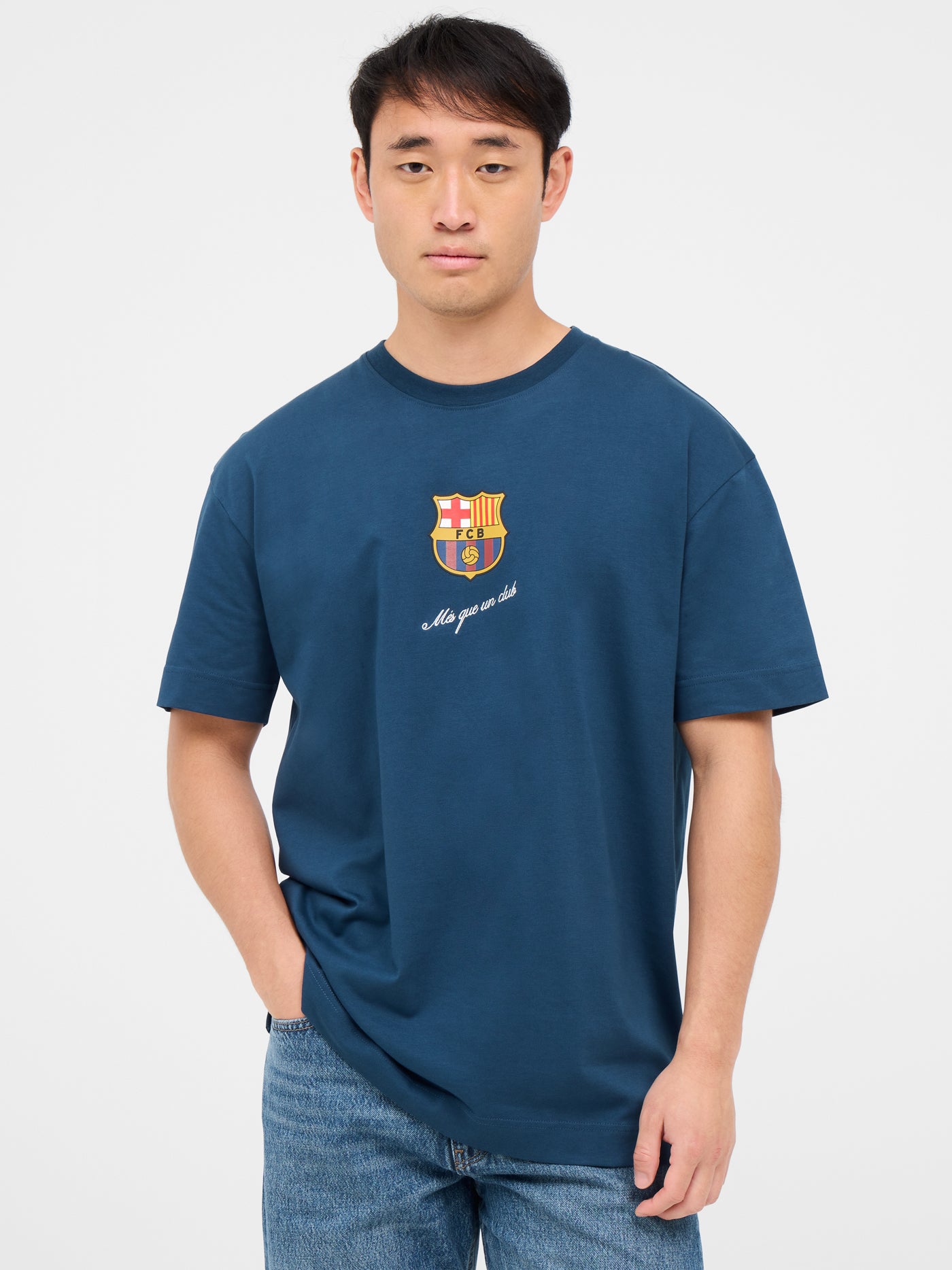 Marineblaues T-Shirt mit Barça-Wappen