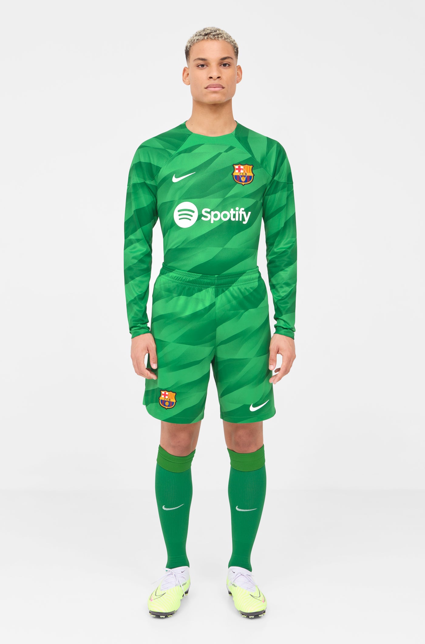 FC Barcelona Goalkeeper shorts 23/24 – Barça Official Store Spotify ...