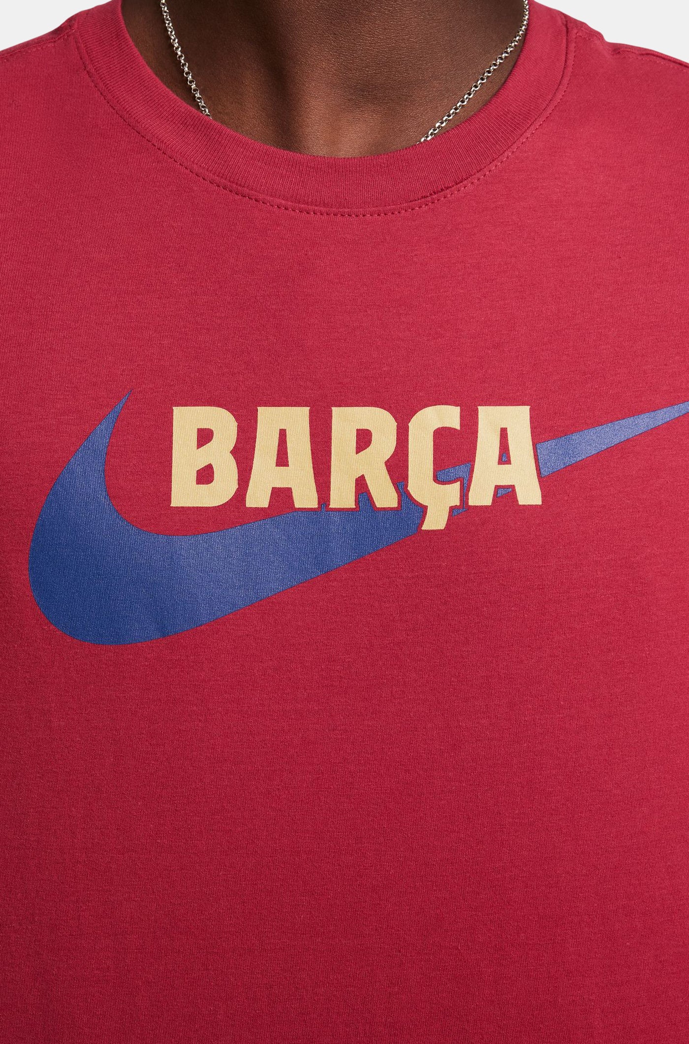  T-Shirt Granat mit Schriftzug „Barça“ von Nike