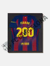 Camiseta firmada y enmarcada Ferran Torres 200 partidos
