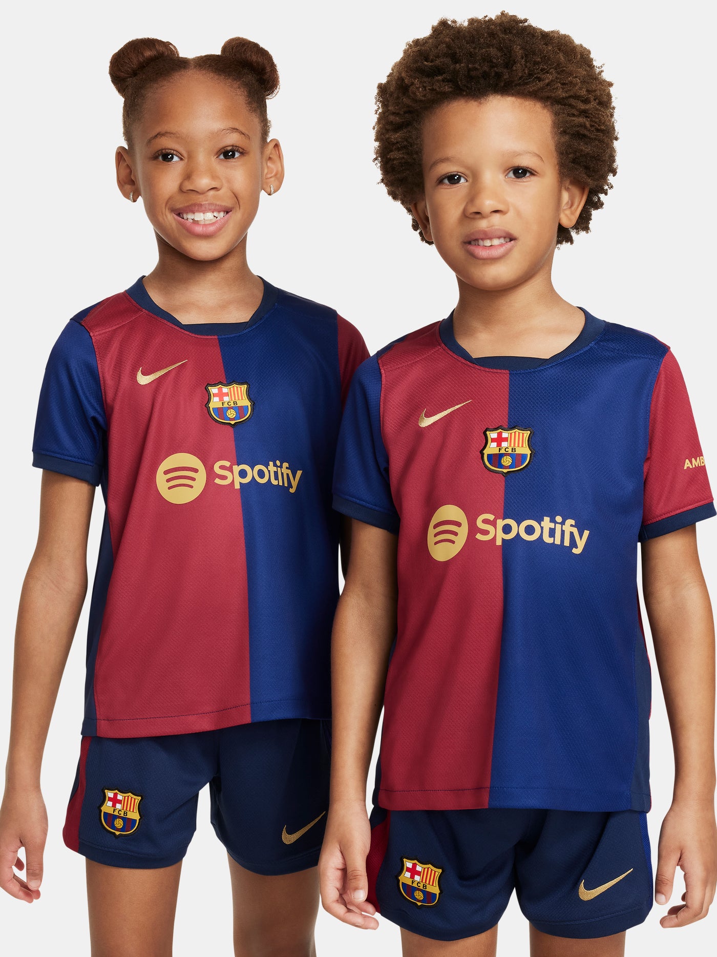 F. DE JONG |  Conjunto niño/a  pequeño/aprimera equipación  24/25 FC Barcelona