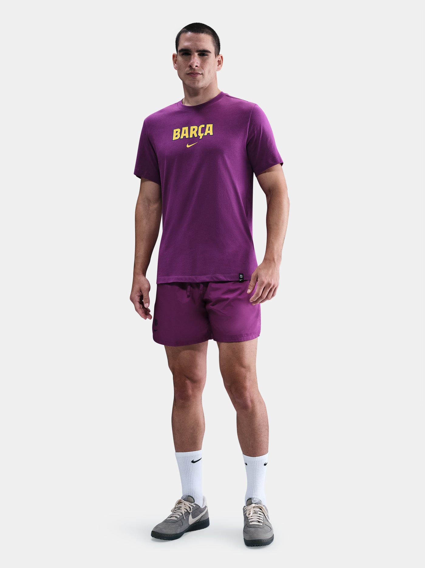 Full-purple Barça set with yellow logo. Bold and athletic summer look.
