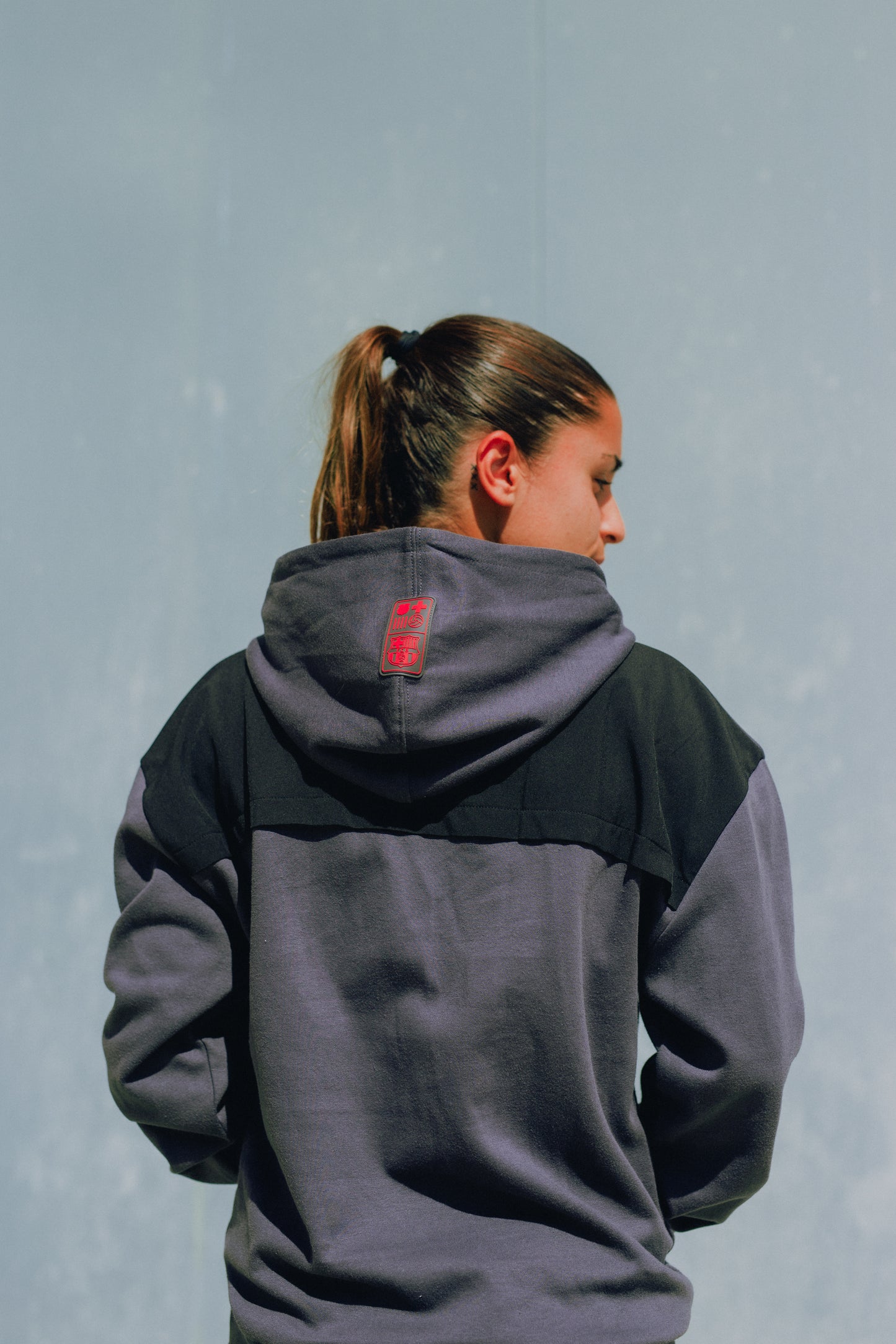 Grauer Hoodie