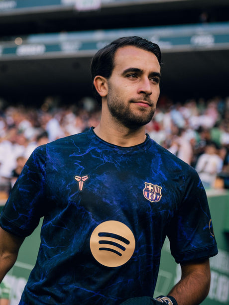 Camiseta Pre-Partido de segunda equipación de hombre FC Barcelona x Kobe Bryant 26/27