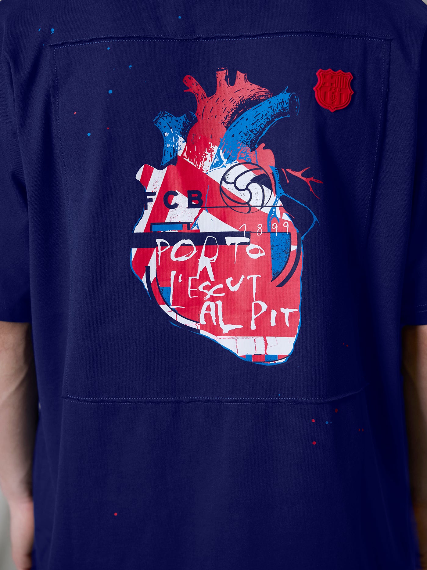 ネイビーTシャツ LCDC x Barça | FC Barcelona – Barça Official Store