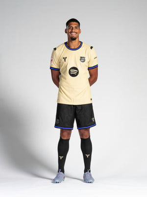 R. ARAUJO | La Liga Maillot homme extérieur 25/26 FC Barcelona x Kobe Bryant - Édition joueur
