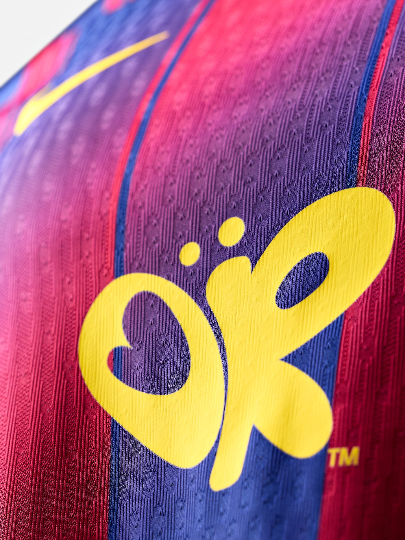 SIGNÉ | Maillot édition limitée FC Barcelona x Olivia Rodrigo 25/26 domicile homme signé par les onze titulaires du match El Clásico masculin (10/05) et du match féminin vs. Levante UD (06/05)