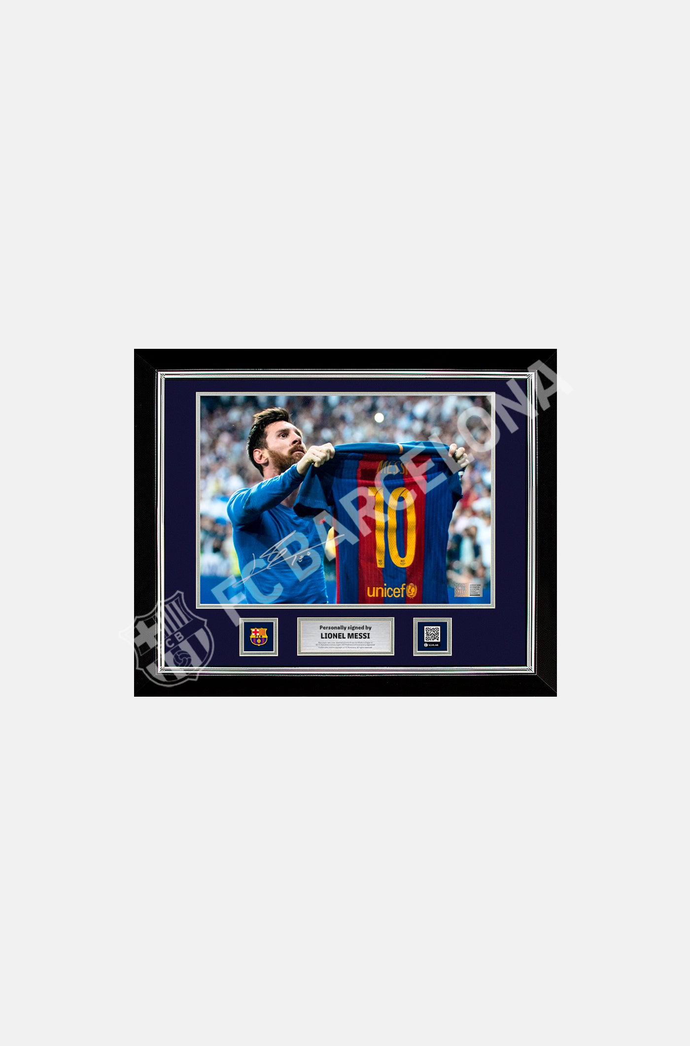 Fotografía oficial del FC Barcelona de la icónica celebración del clásico firmada y enmarcada por Lionel Messi