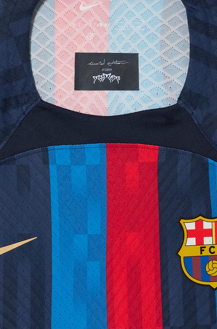 Limited-Edition-Trikot „Motomami“ von Rosalía, Heimtrikot der 1. Herrenmannschaft des FC Barcelona 22/23