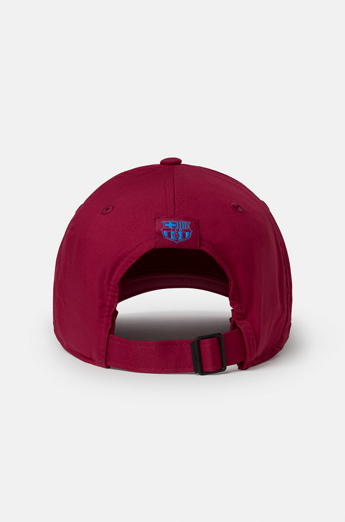 Maroon cap clearance nike