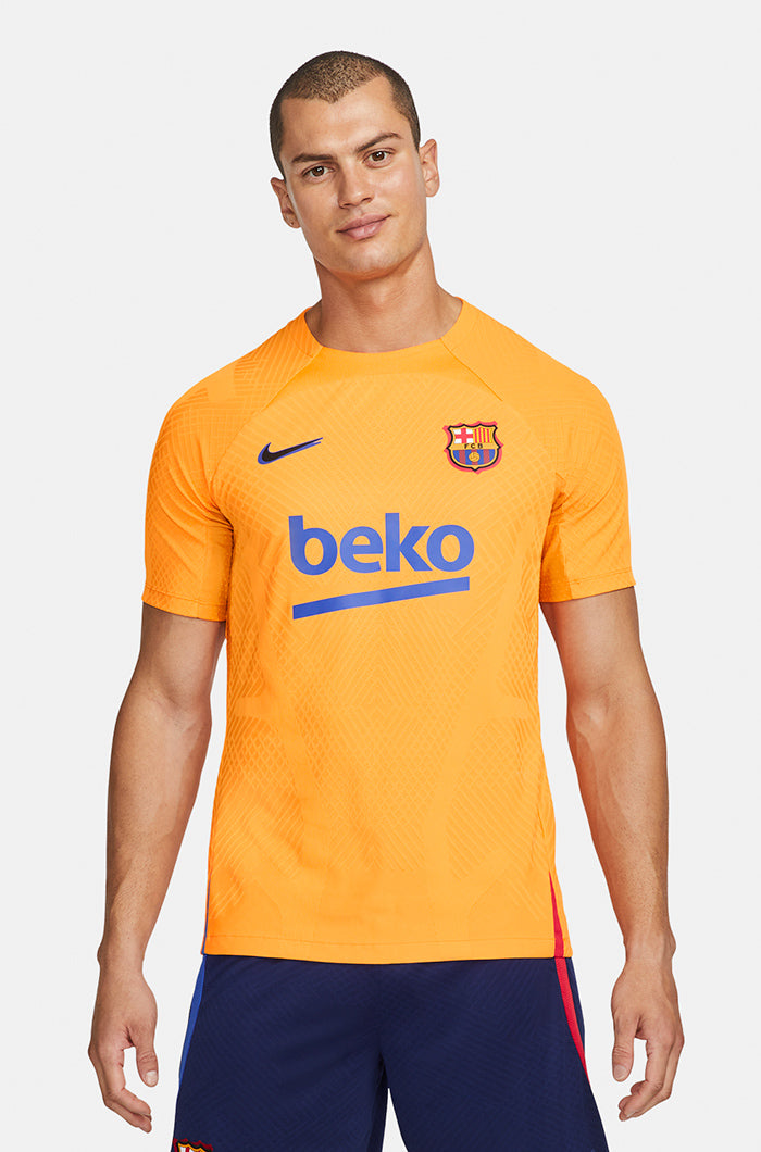 FC Barcelona Player’s training shirt 21/22 – Barça Official Store ...