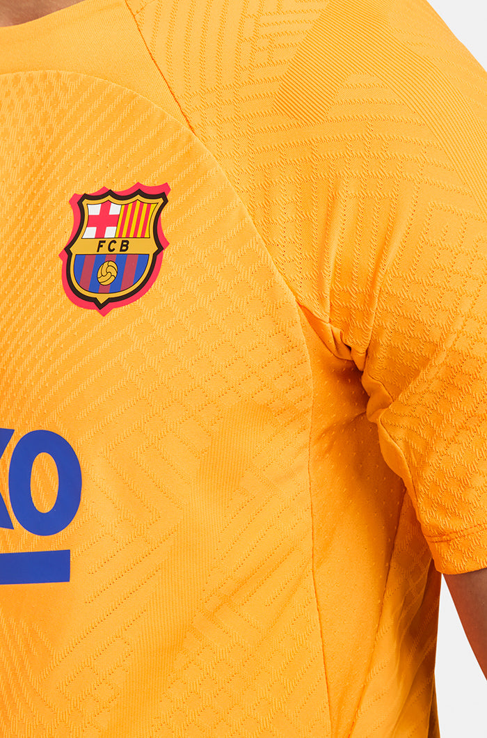 FC Barcelona Player’s training shirt 21/22