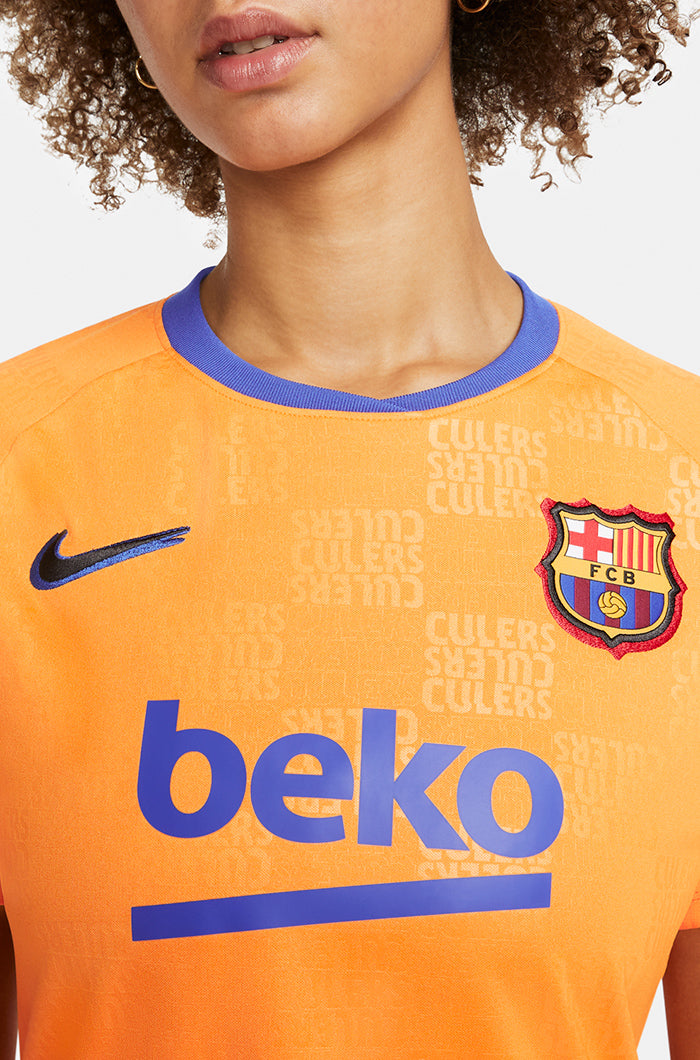 FC Barcelona orange pre-match shirt 21/22 – Women's
