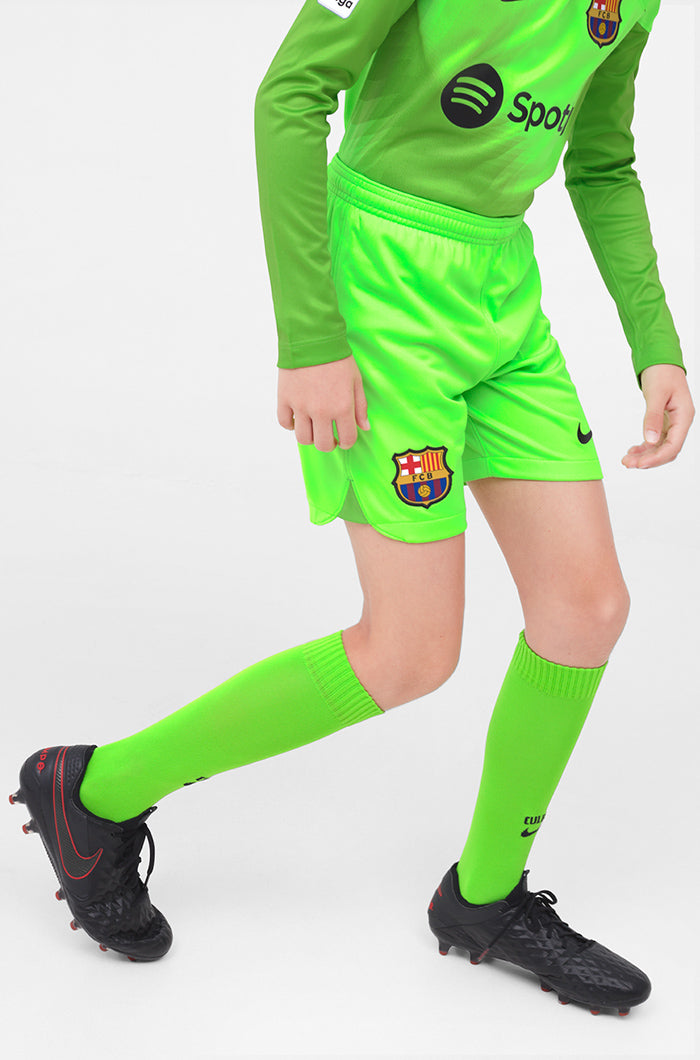 FC Barcelona Goalkeeper green shorts 22/23 - Junior – Barça Official Store  Spotify Camp Nou