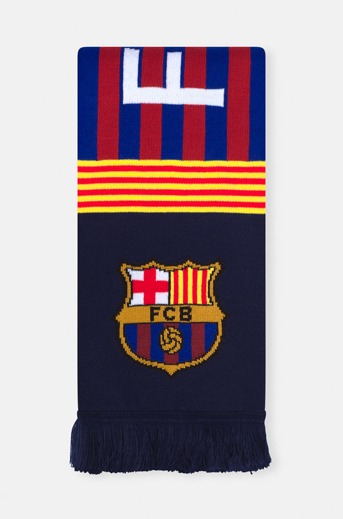 Double-sided FC Barcelona scarf with blue and red vertical stripes, featuring the club crest and the words 'FC BARCELONA' on one side and 'BARÇA' with '1899' on the other.